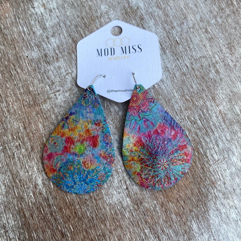 NWT Mod Miss Leather Teardrop Earrings